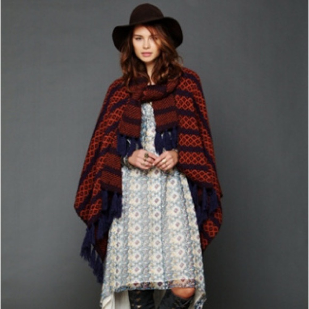 Free People Trekker Tassel Ruana Wrap Poncho Knitted Boho Bohemian Western Aztec